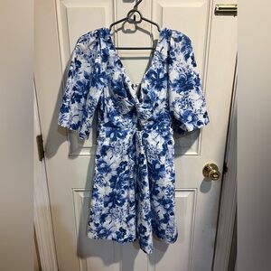 NWOT Abercrombie & Fitch White and Blue Floral Tie-Front Midi Dress